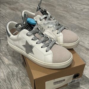 Vintage Havana Girl’s Colorblock Sneakers, Size 6